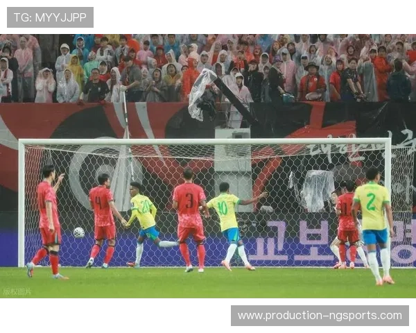 中国足球队逆袭战胜强敌，备战世界杯冲刺阶段表现亮眼