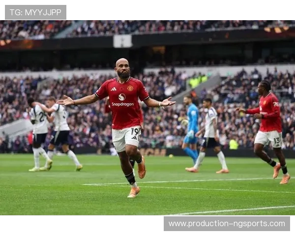 英超焦点战曼联绝杀登顶积分榜引热议球迷狂欢教练赛后发声冲击冠军