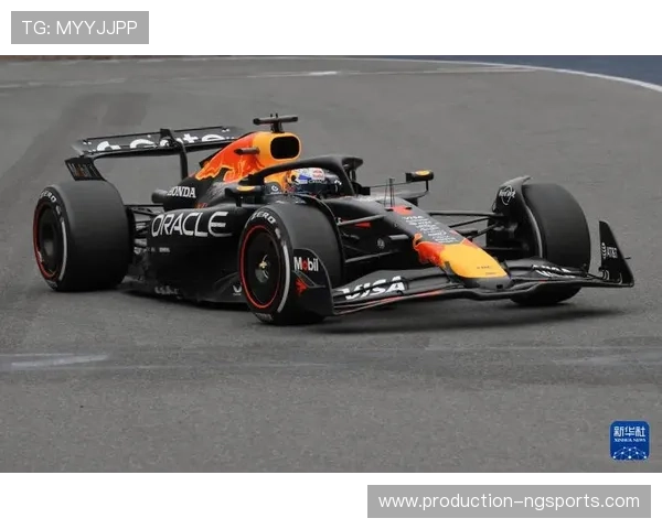 F1赛季最新动态:车队表现与车手对决引发激烈讨论 F1赛季最新动态:车队表现与车手对决引发激烈讨论